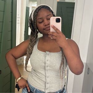 Meet your Posher, Amya